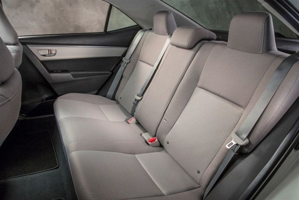 2014-toyota-corolla-rear-seat-600-001