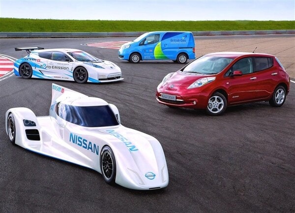 nissan-zeod-rc-racer-ev-group-shot-600-001