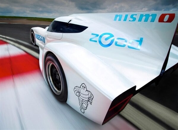 nissan-zeod-rc-racer-rear-action-600-001