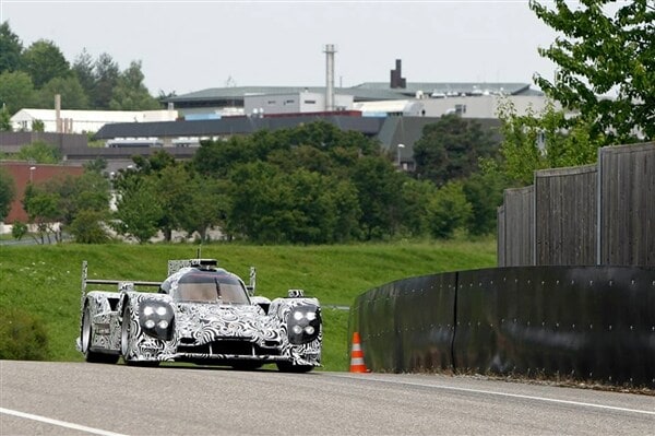 porsche-lmp1-le-mans-racer-front-action2a-600-001