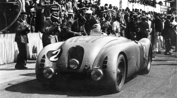 1937-bugatti-t57g-tank-le-mans-winner-wimille-600-001