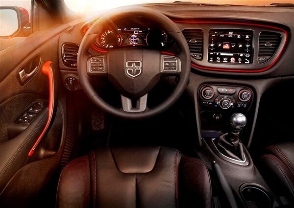 2013-dodge-dart-gt-dash-detail1-600-001