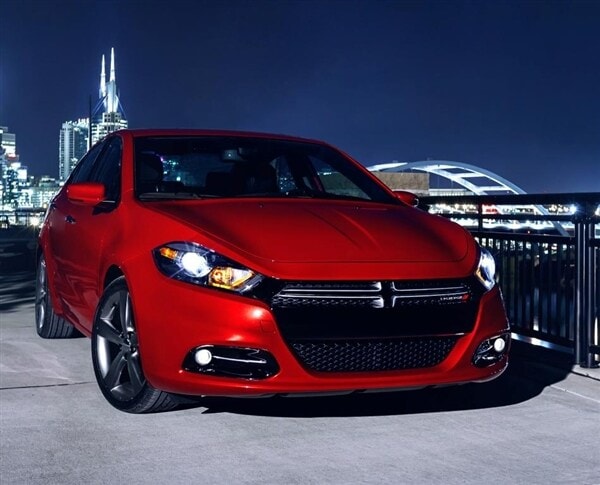 2013-dodge-dart-gt-front-static-600-001