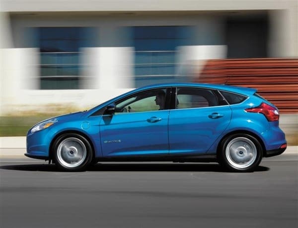 2014-ford-focus-electric-action-pan-600-001
