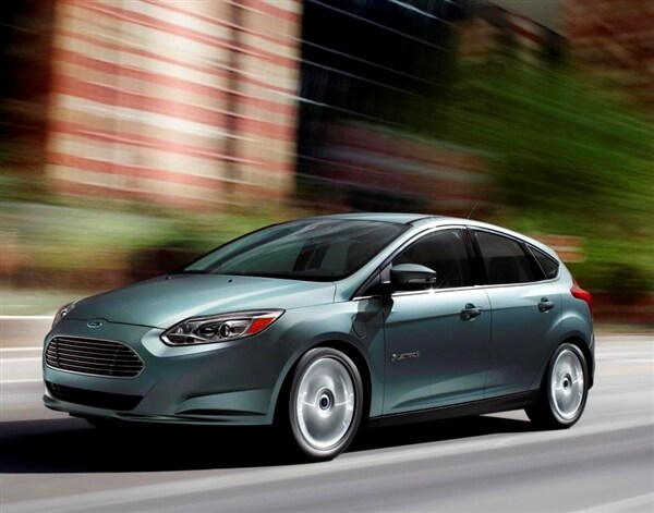 2014-ford-focus-electric-front-action-600-001