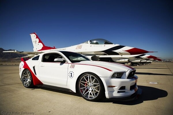 2014-ford-mustang-usaf-thunderbirds-edition-front-static1-600-001