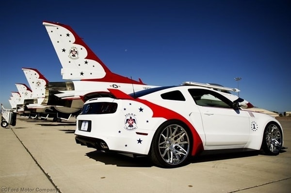 2014-ford-mustang-usaf-thunderbirds-edition-rear-static1-600-001