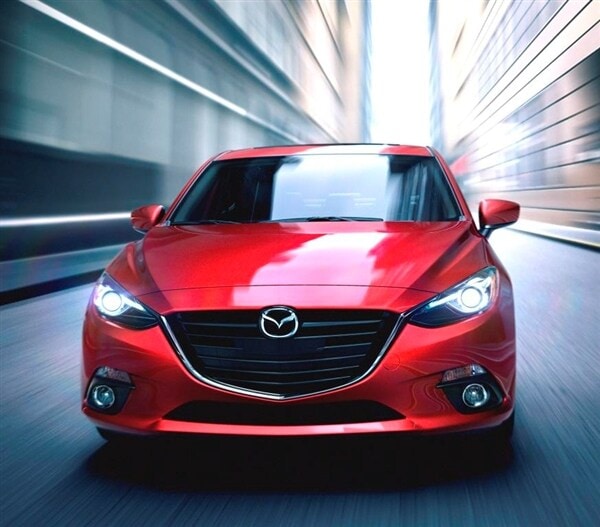 2014-mazda-mazda3-4d-head-on-action-600-001