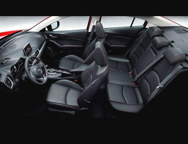 2014-mazda-mazda3-4d-interior-overall-600-001