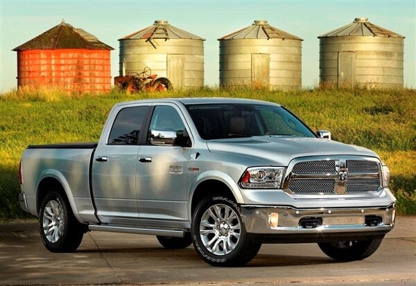 2014-ram-1500-ecodiesel-front-static-600-001