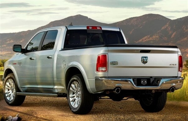 2014-ram-1500-rear-static2-600-001
