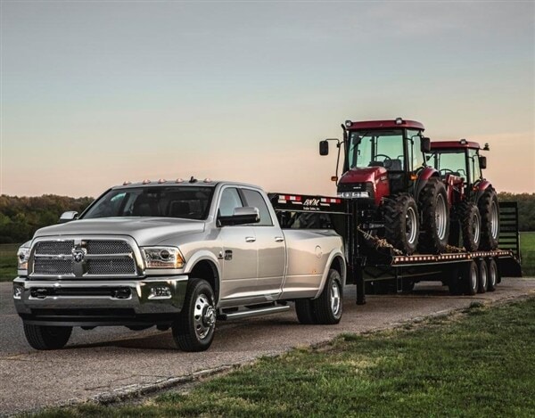 2014-ram-3500-hd-dually-front-static-600-001