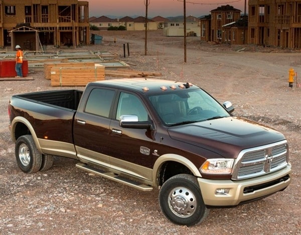 2014-ram-3500-hd-dually-front-static2-600-001