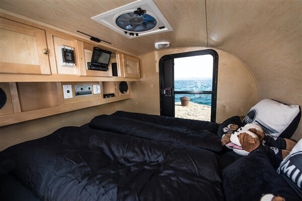 mini-camper-concepts-crowley-interior-detail-600-001