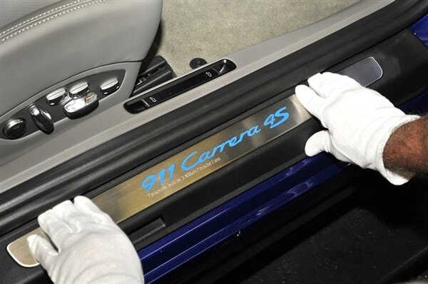 2013-porsche-911-carrera-4s-5m-fans-sill-plate-600-001