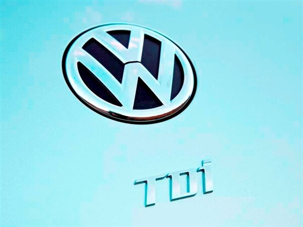 2013-volkswagen-beetle-tdi-badge-600-001