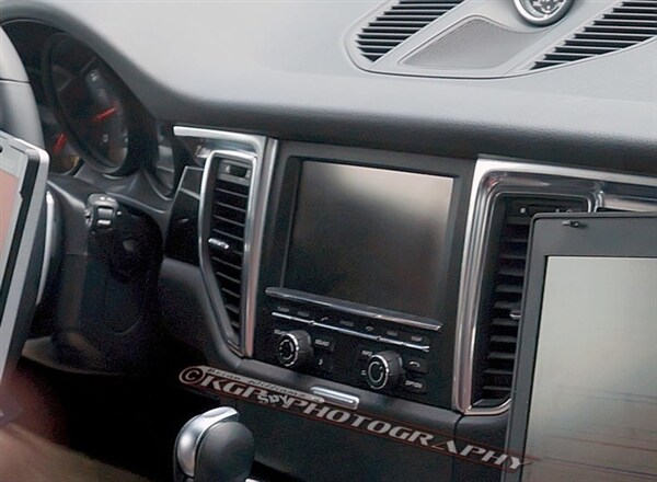 2014-porsche-macan-dash-detail2-600-001