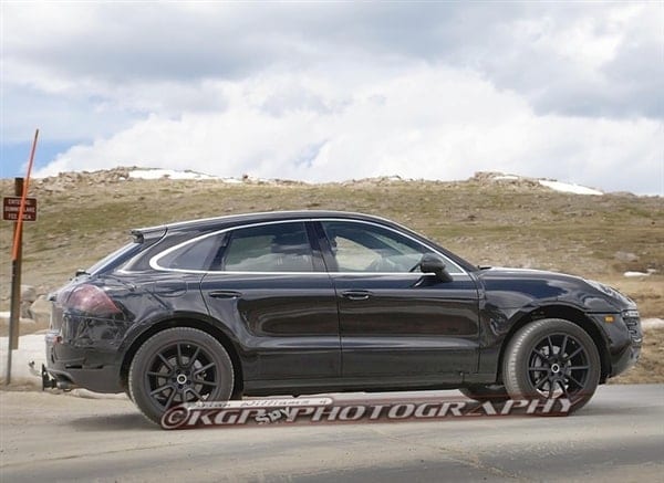 2014-porsche-macan-profile-action-600-001