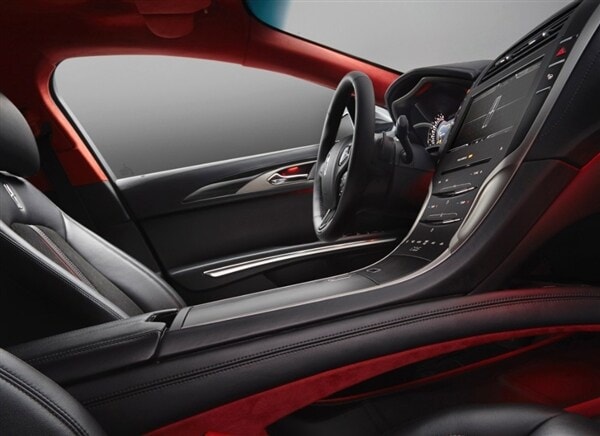 lincoln-black-label-center-stage-interior-detail-600-001