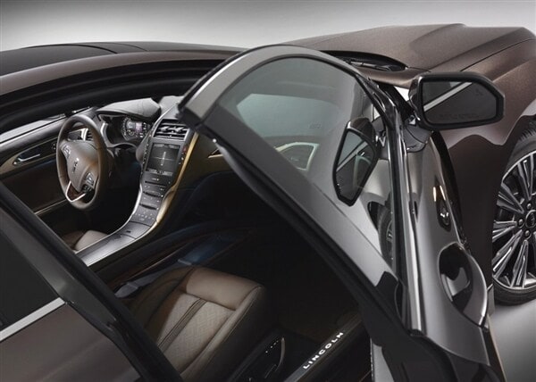lincoln-black-label-indulgence-look-in-600-001