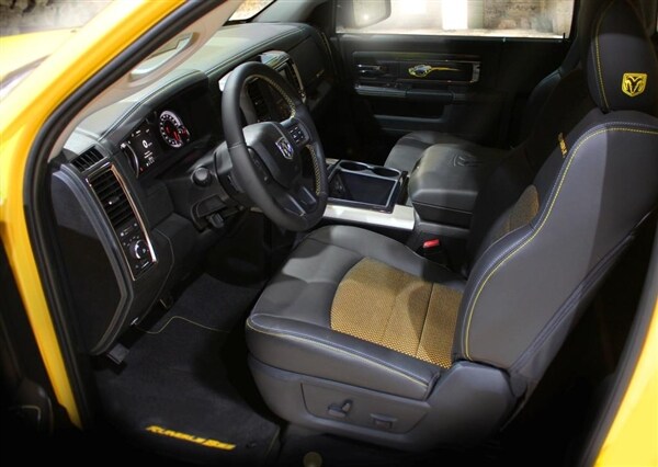 ram-1500-rumble-bee-concept-interior-overall-600-001