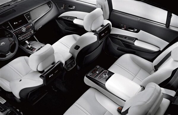2013-kia-k9-rear-seat-detail-600-001
