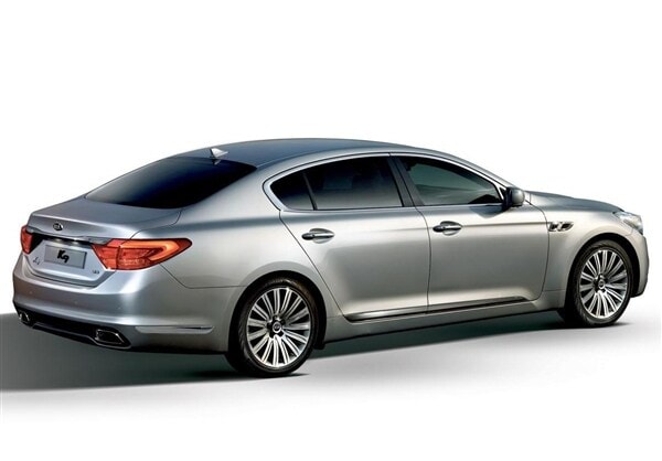 2013-kia-k9-rear-static2-600-001