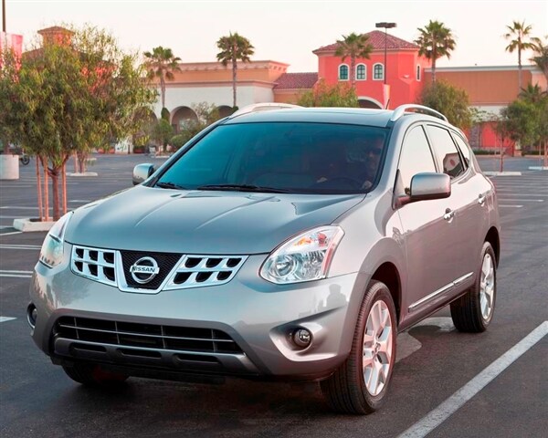 2013-nissan-rogue-front-static2-600-001