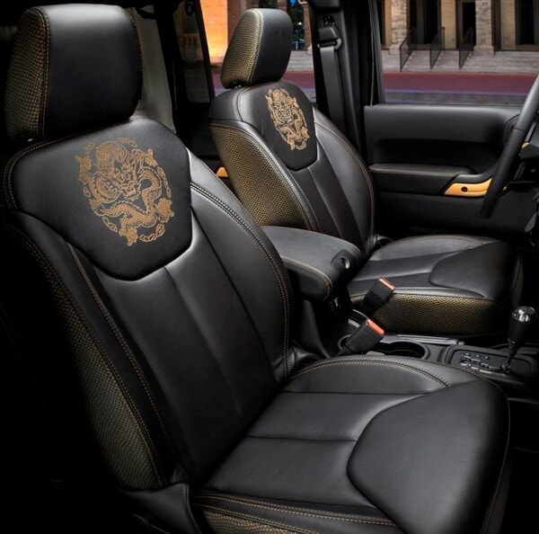 2014-jeep-wrangler-dragon-edition-front-seats-600-001