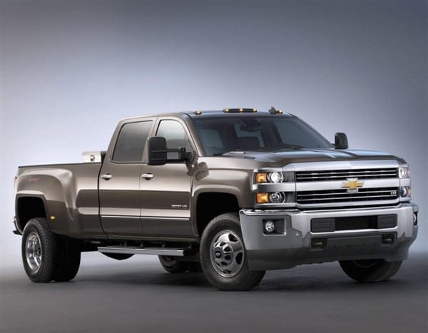 2015-chevrolet-silverado-2500hd-static-semi-profile-600-001