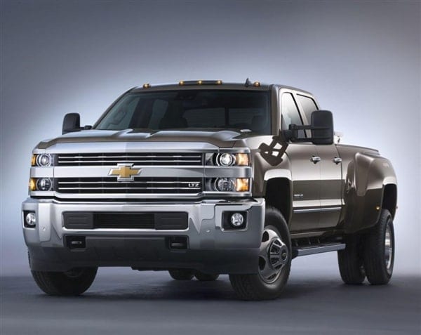 2015-chevrolet-silverado-3500hd-dually-front-static-600-001