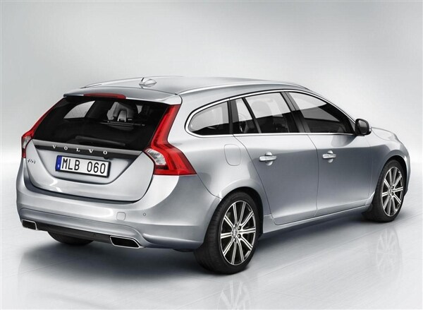 2015-volvo-v60-sportwagon-rear-static2-600-001