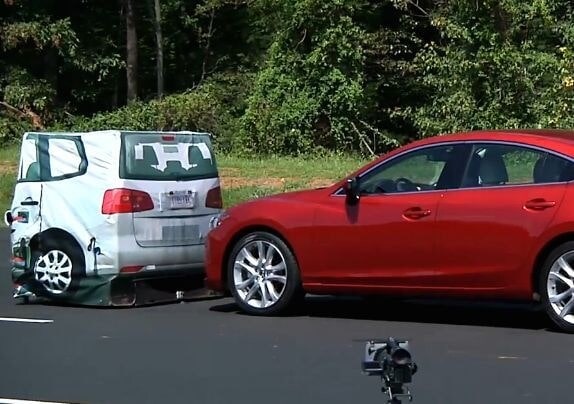 iihs-forward-crash-prevention-test-image3-600-001
