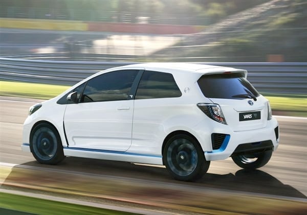 toyota-yaris-hybrid-r-concept-pan-action1-600-001