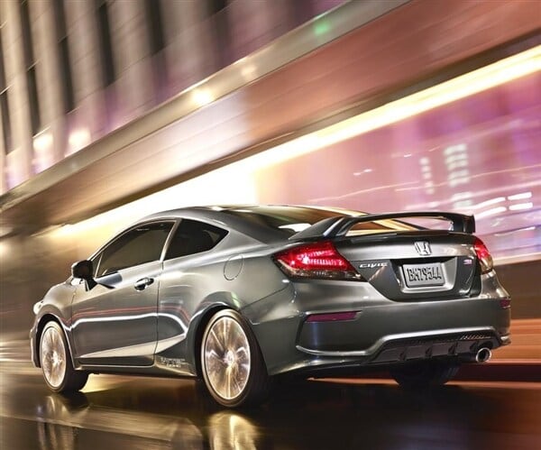2014-honda-civic-si-coupe-sema-preview-rear-action-600-001