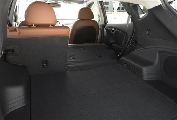 2014-hyundai-tucson-interior-rear2-600-001