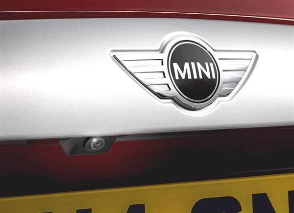 2014-mini-cooper-hardtop-new-driver-assist-features-rear-view-camera-600-001
