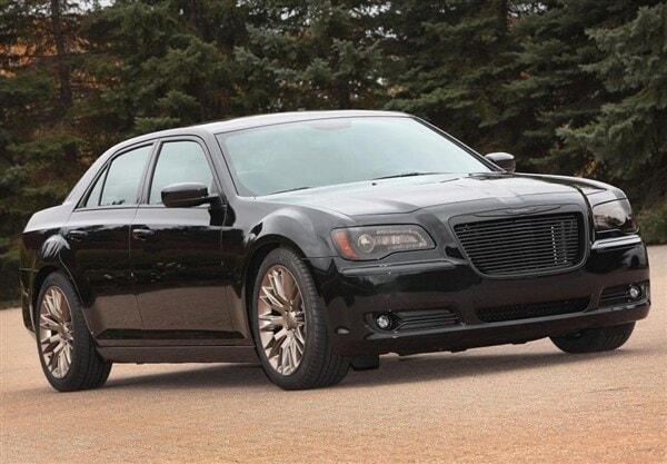 2014-mopar-chrysler-300s-front-static-600-001