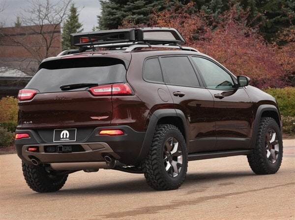 2014-mopar-jeep-trail-carver-rear-static-600-001