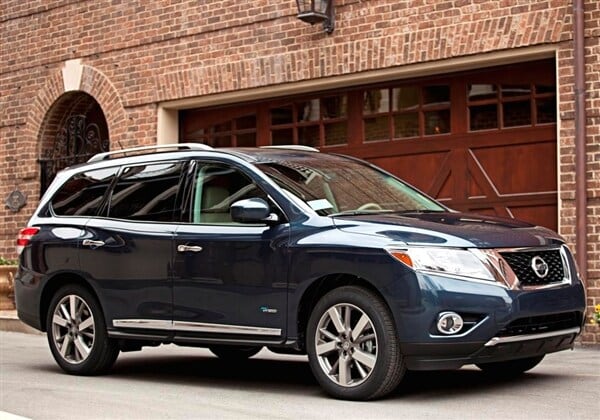 2014-nissan-pathfinder-hybrid-front-static3-600-001