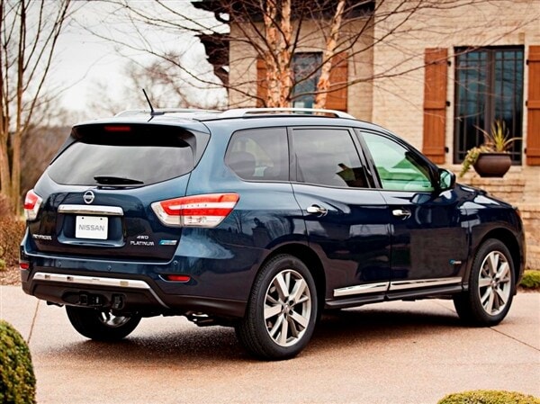 2014-nissan-pathfinder-hybrid-rear-static1-600-001