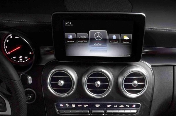 2015-mercedes-benz-c-class-interior-dash3-600-001