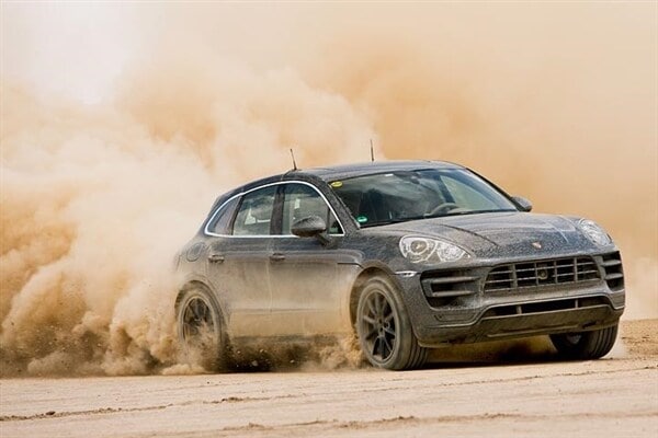 2015-porsche-macan-desert-testing-front-action-600-001