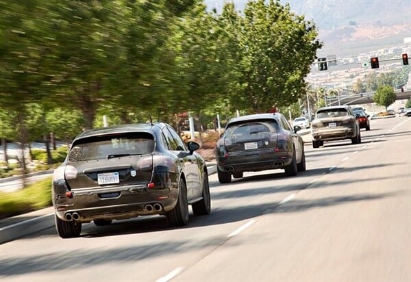 2015-porsche-macan-testing-rear-action-600-001