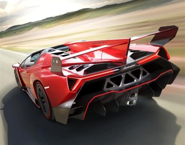 lamborghini-veneno-roadster-rear-action-600-001