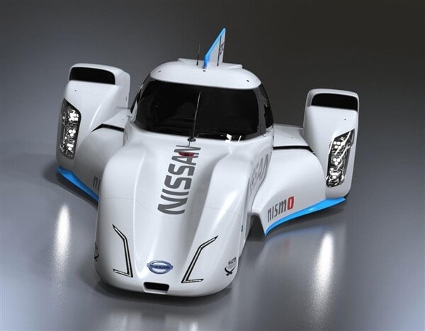 nissan-zeod-rc-racer-head-on-static-lead-600-001