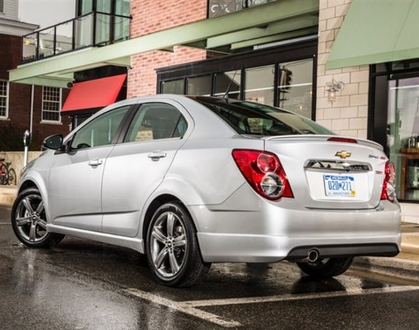 2014-chevrolet-sonic-rs-rear-static-600-001