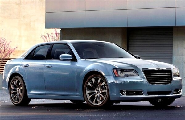 2014-chrysler-300s-front-static-600-001