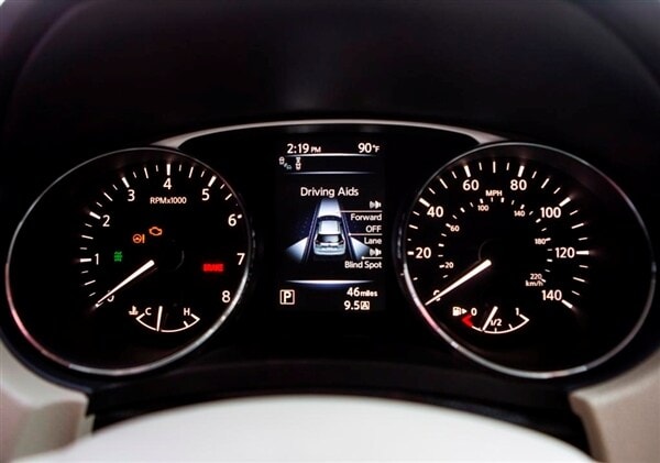 2014-nissan-rogue-interior-gauge-cluster-600-001