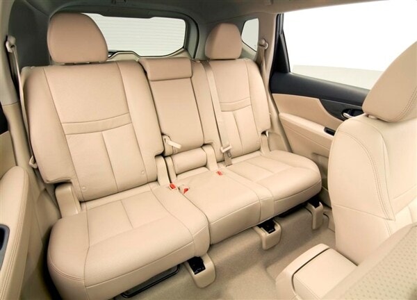 2014-nissan-rogue-interior-second-row-detail-600-001